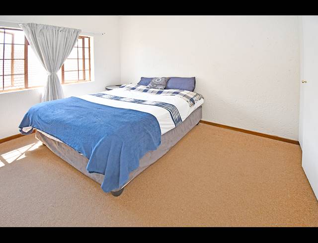 1 BEDROOM APARTMENT TO LET IN PAULSHOF